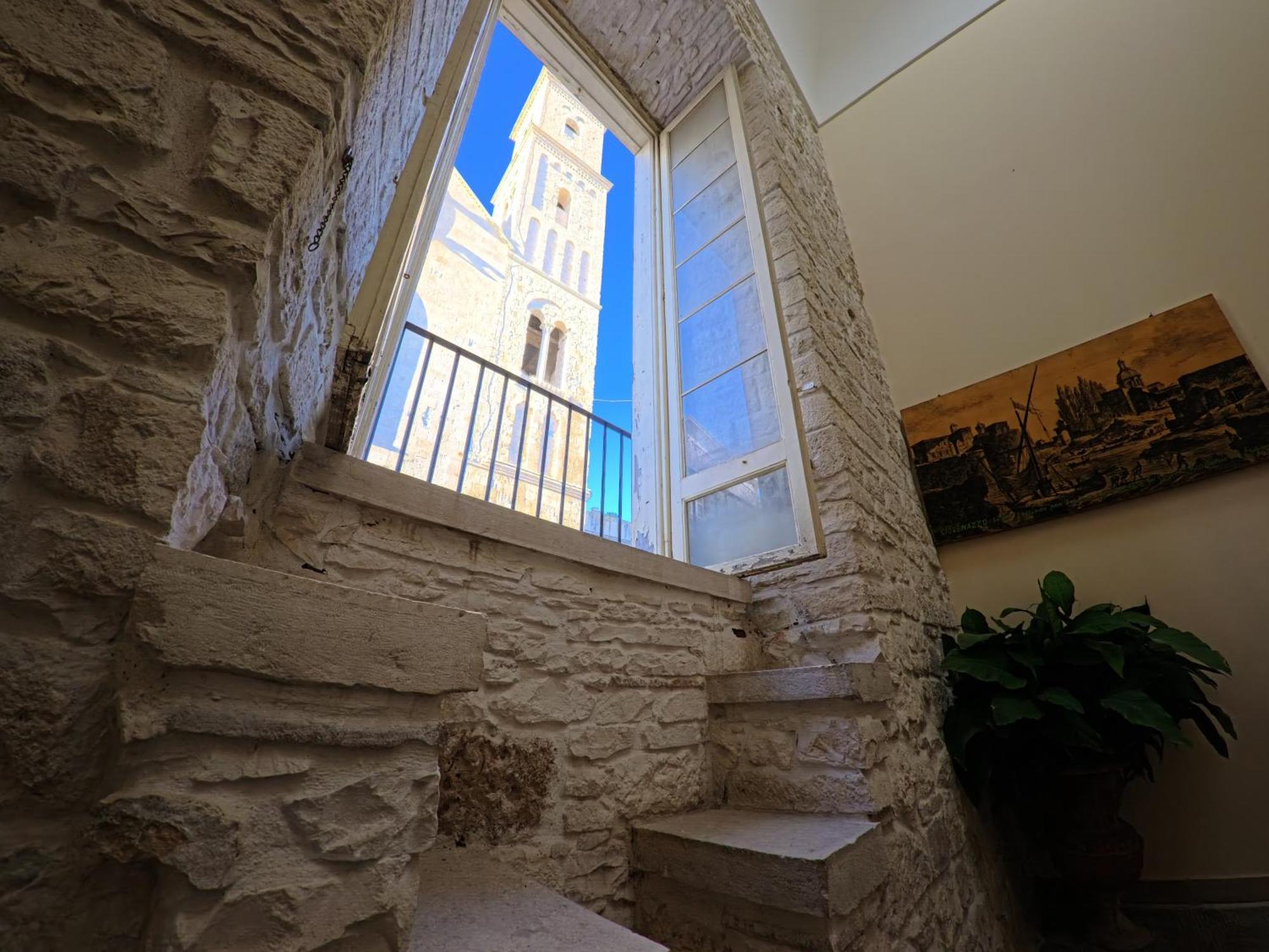 Palazzo Framarino Dei Malatesta - Noble Floor - XIV Century Giovinazzo Kültér fotó