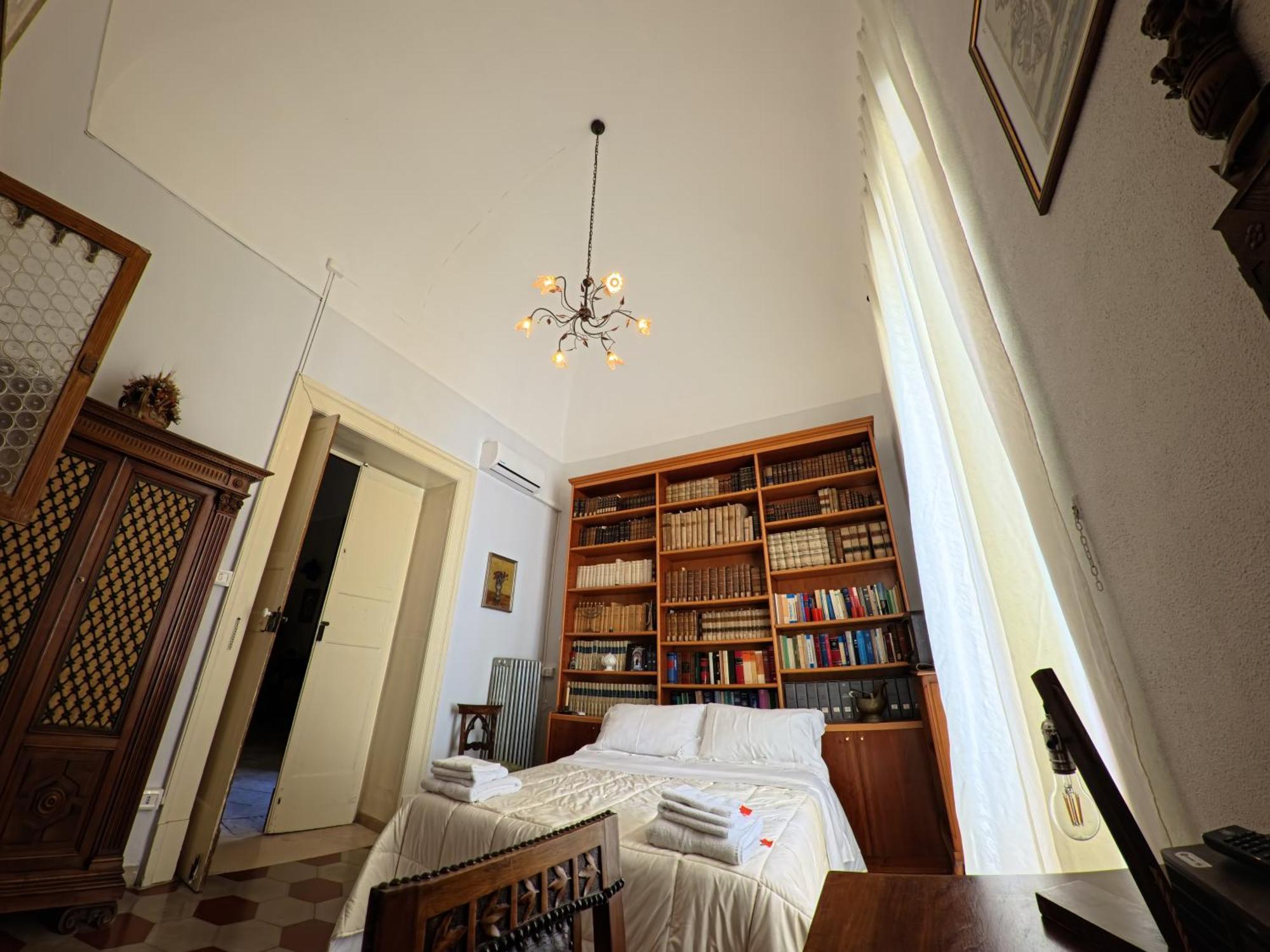 Palazzo Framarino Dei Malatesta - Noble Floor - XIV Century Giovinazzo Kültér fotó