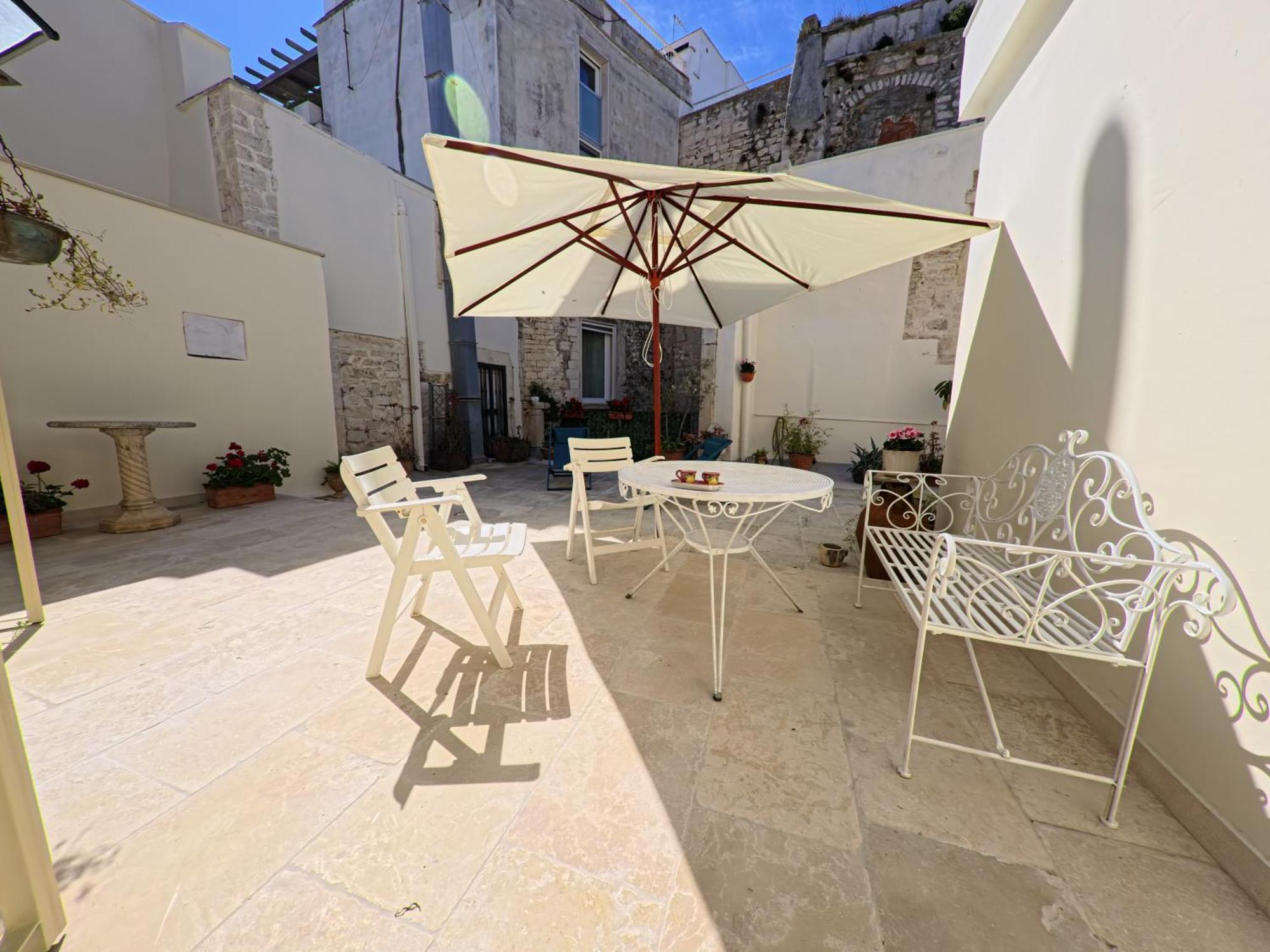 Palazzo Framarino Dei Malatesta - Noble Floor - XIV Century Giovinazzo Kültér fotó