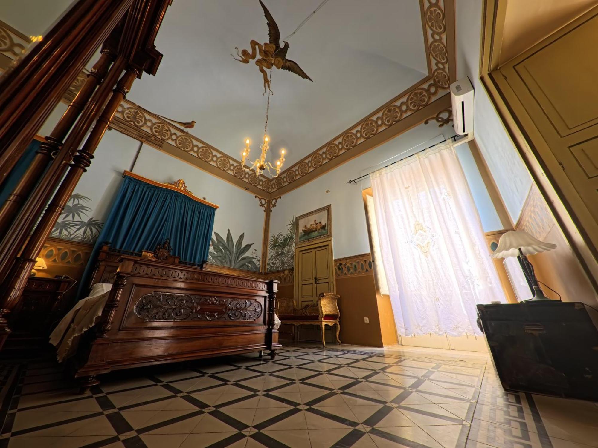 Palazzo Framarino Dei Malatesta - Noble Floor - XIV Century Giovinazzo Kültér fotó